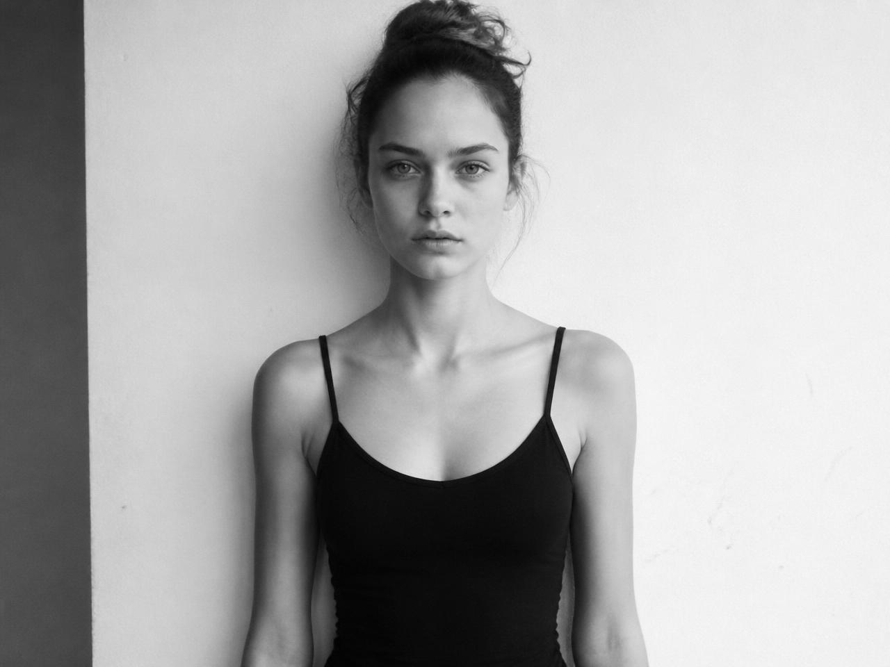 Séance de digitals pour un casting mannequin, photographie argentique noir et blanc